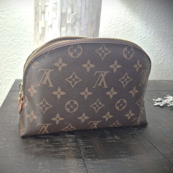 ❤️Authentic Louis Vuitton Cosmetic Pouch MM Monogram - Picture 5 of 5